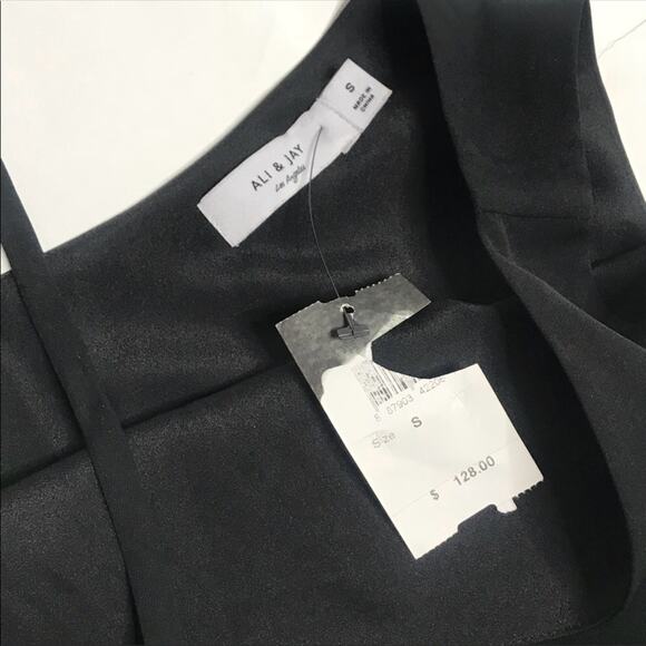 Ali & Jay Bar Nineteen 12 Mini Dress Off - Picture 5 of 5